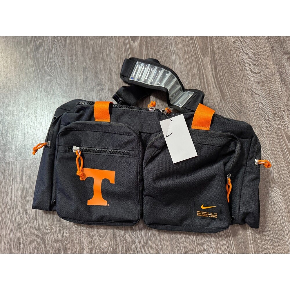 Nike Tennessee Volunteers Football Basketball Team Issued PE Travel Duffle Bag